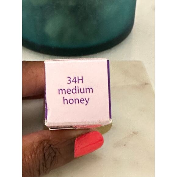 Tarte NIB Maracuja Creaseless Concealer Travel Size Hydrating - Medium Honey 34H - Picture 2 of 4